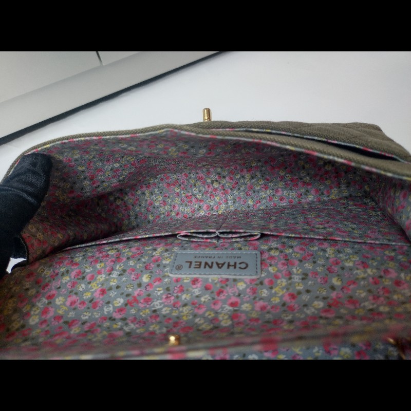 Chanel 金鍊渡假系列胸章綠布口蓋包 CF25-25