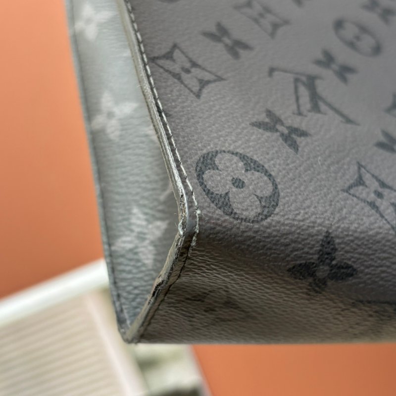 ::LOUIS VUITTON:: LV M69535 灰黑帆布手拿包 Pochette Voyage MM Monogram Eclipse-20