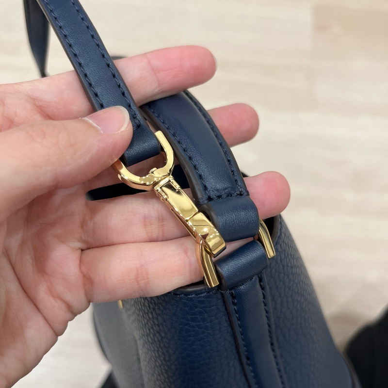MICHAEL KORS MERCER 牛皮手提/斜背水桶包-小/藍-13
