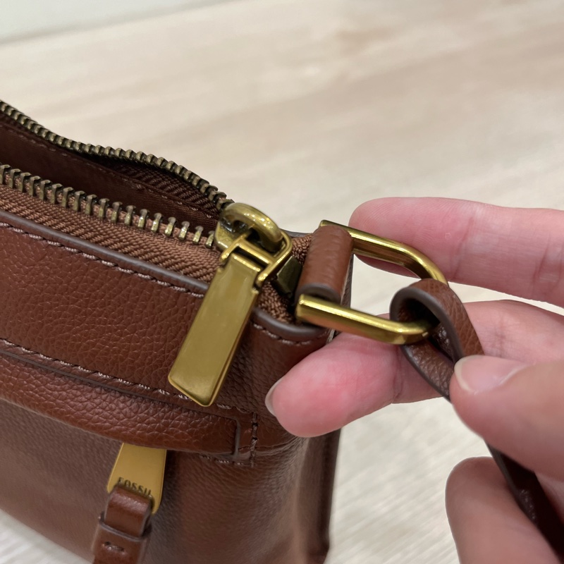 Fossil Kiera Small Crossbody 真皮斜背包-10