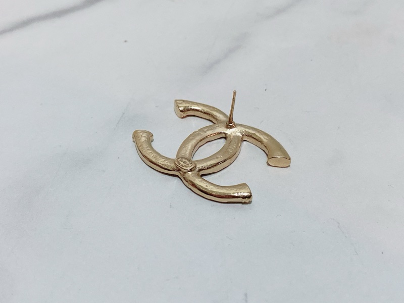 Chanel 浮雕大LOGO耳環（非一般小尺寸）-16