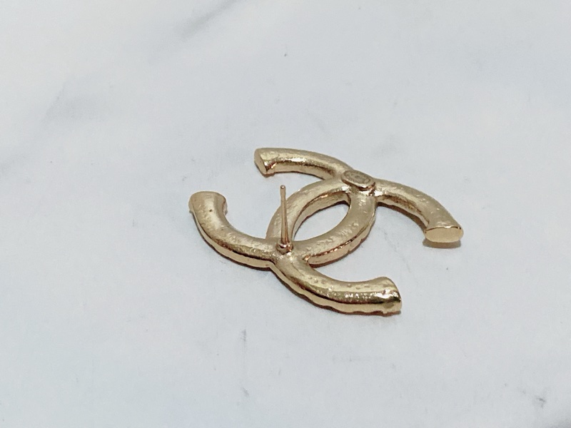 Chanel 浮雕大LOGO耳環（非一般小尺寸）-19