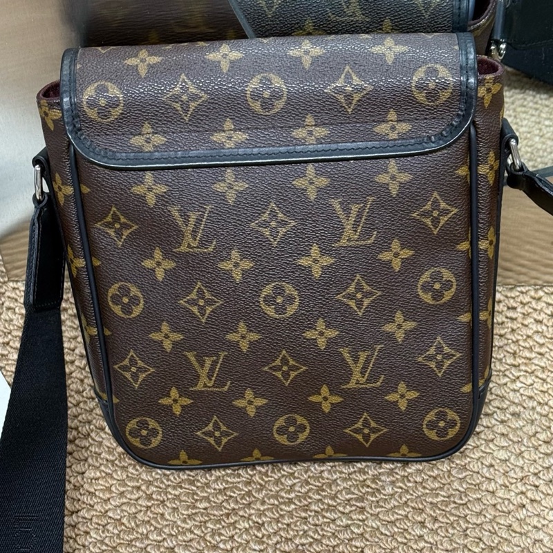 路易威登/Louis Vuitton  經典老花翻蓋郵差斜挎  男女適用 09年編碼-1