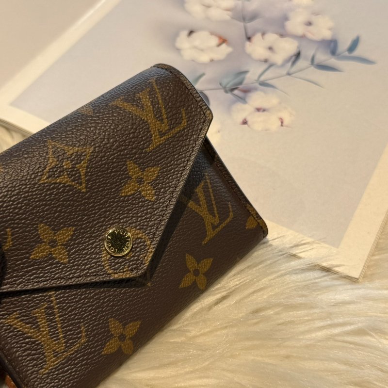 LV Victorine 老花三折短夾-1