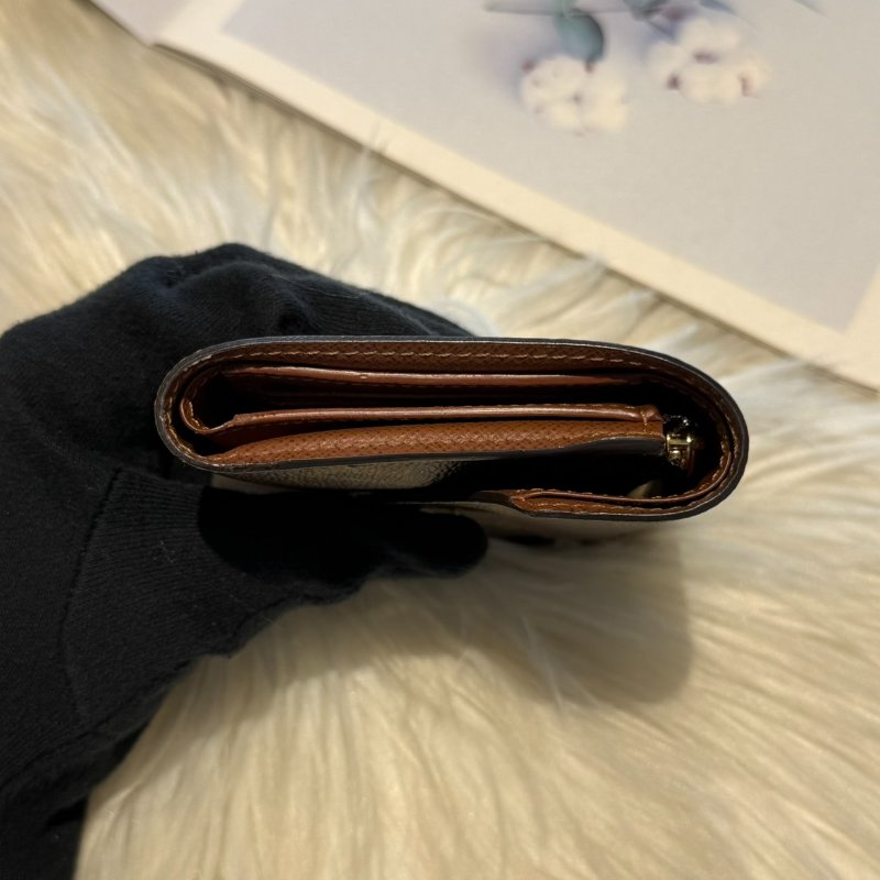 LV Victorine 老花三折短夾-6