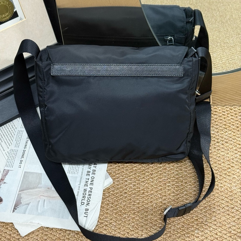 普拉達/Prada黑銀尼龍郵差斜挎 🈚附件-1