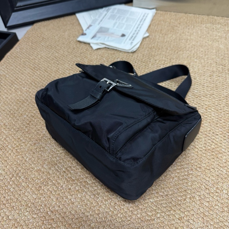 普拉達/Prada黑銀尼龍郵差斜挎 🈚附件-6