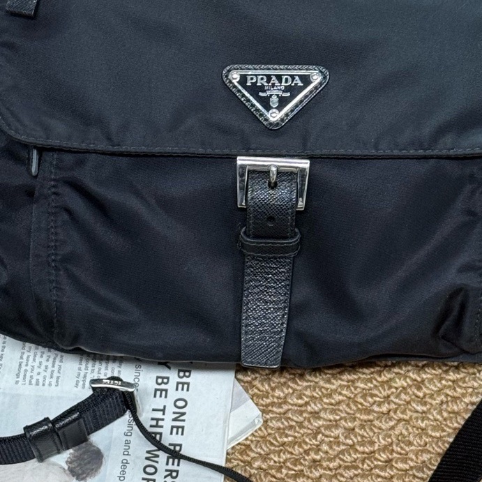 普拉達/Prada黑銀尼龍郵差斜挎 🈚附件-8