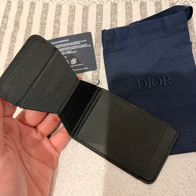 Dior皮革壓紋手機支架磁吸卡包-4