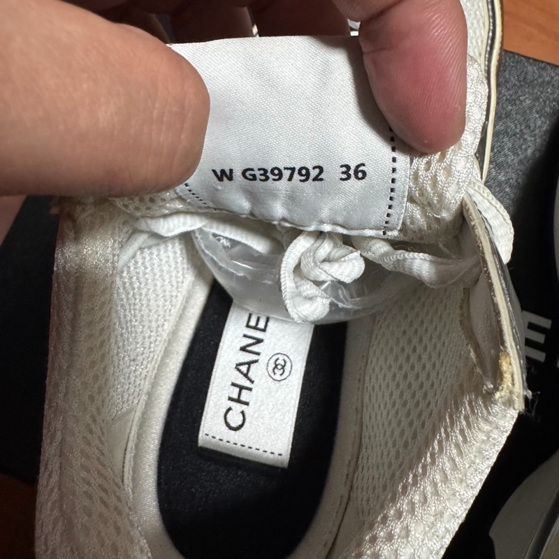 Chanel香奈兒銀角大王 雙C徽標休閒鞋 女款 白銀色 36碼-5