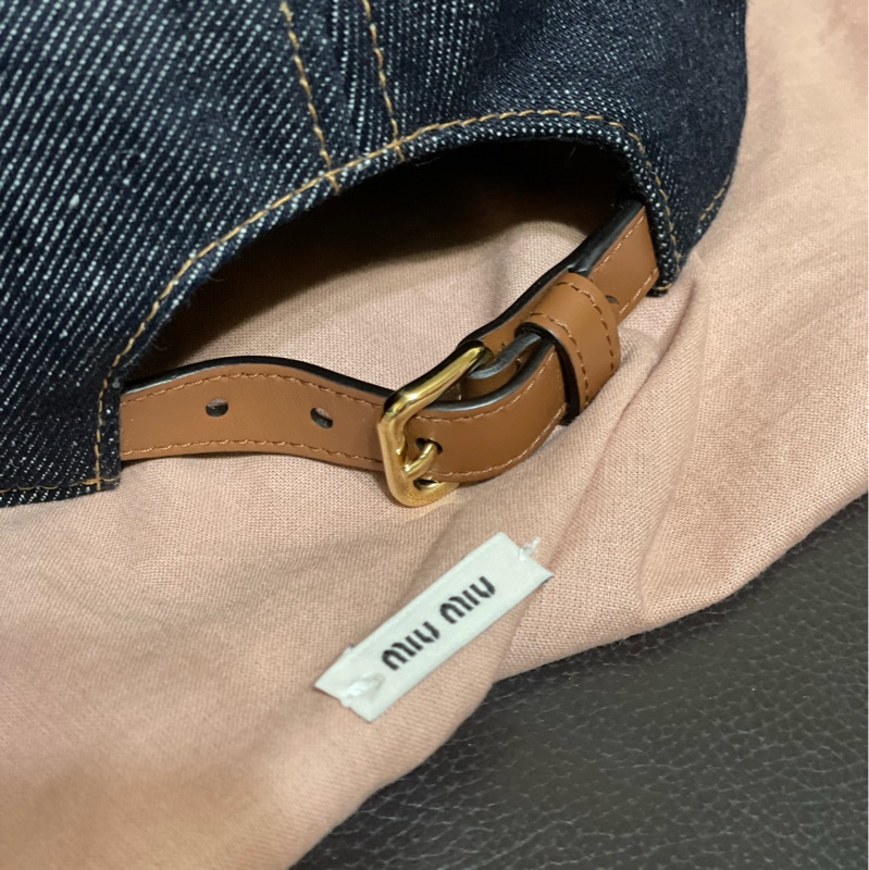 Miu miu牛仔鴨舌帽-4