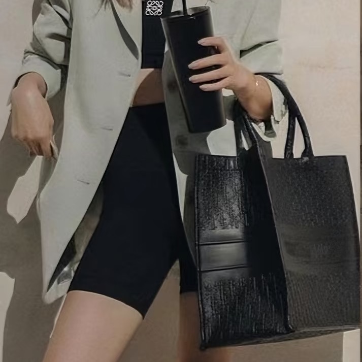 DIOR低調奢華專櫃13W+ 迪奧黑色全皮浮雕立體壓紋托特-3