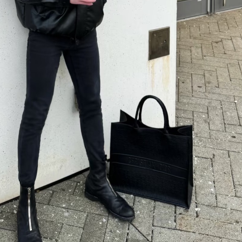 DIOR低調奢華專櫃13W+ 迪奧黑色全皮浮雕立體壓紋托特-20