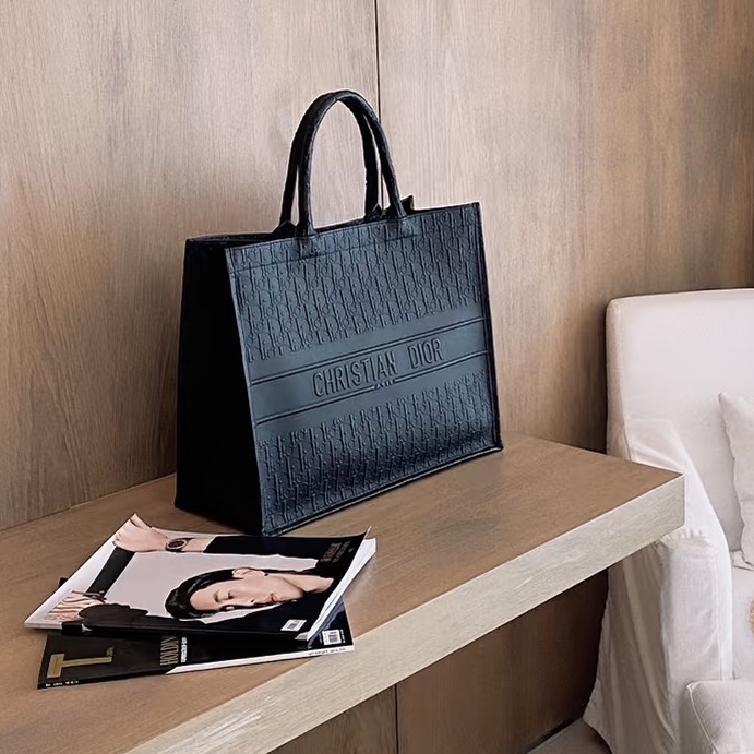 DIOR低調奢華專櫃13W+ 迪奧黑色全皮浮雕立體壓紋托特-24