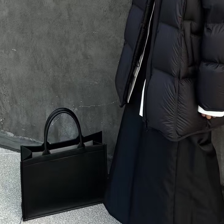 DIOR低調奢華專櫃13W+ 迪奧黑色全皮浮雕立體壓紋托特-31