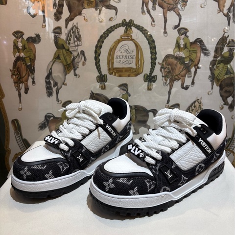 lv trainer 新款黑白牛仔胖丁  8.5/42.5碼  99新