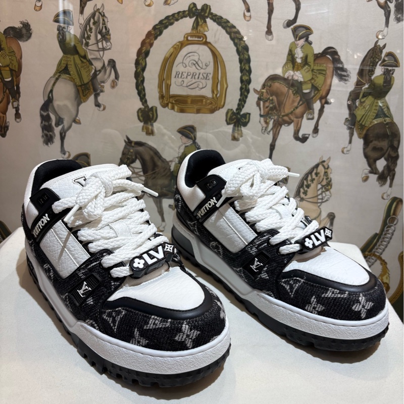 lv trainer 新款黑白牛仔胖丁  8.5/42.5碼  99新-1