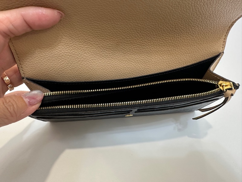 LV黑壓紋emliie 長夾M62369-6