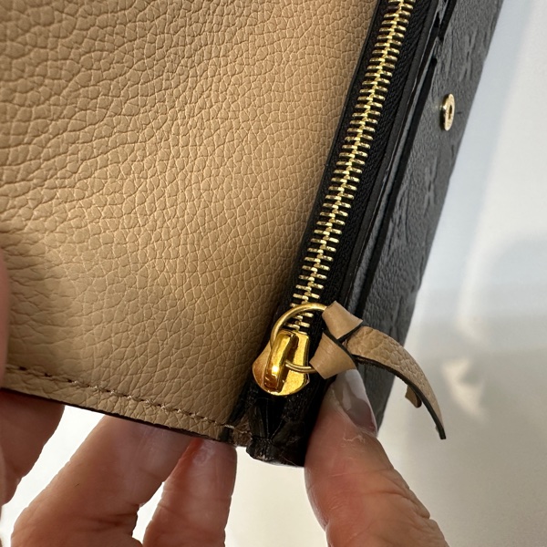 LV黑壓紋emliie 長夾M62369-12