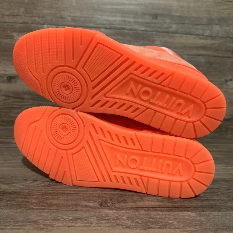 閒置新未使用 LV路易威登 trainer 橙色 滿印老花41.5碼-4