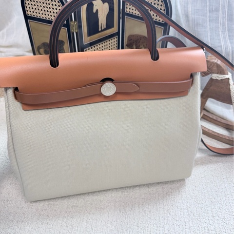 愛馬仕herbag31 冰川白拼金棕/烏木色肩帶