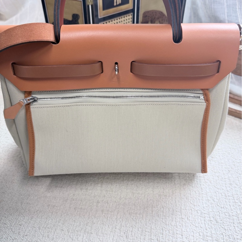 愛馬仕herbag31 冰川白拼金棕/烏木色肩帶-1