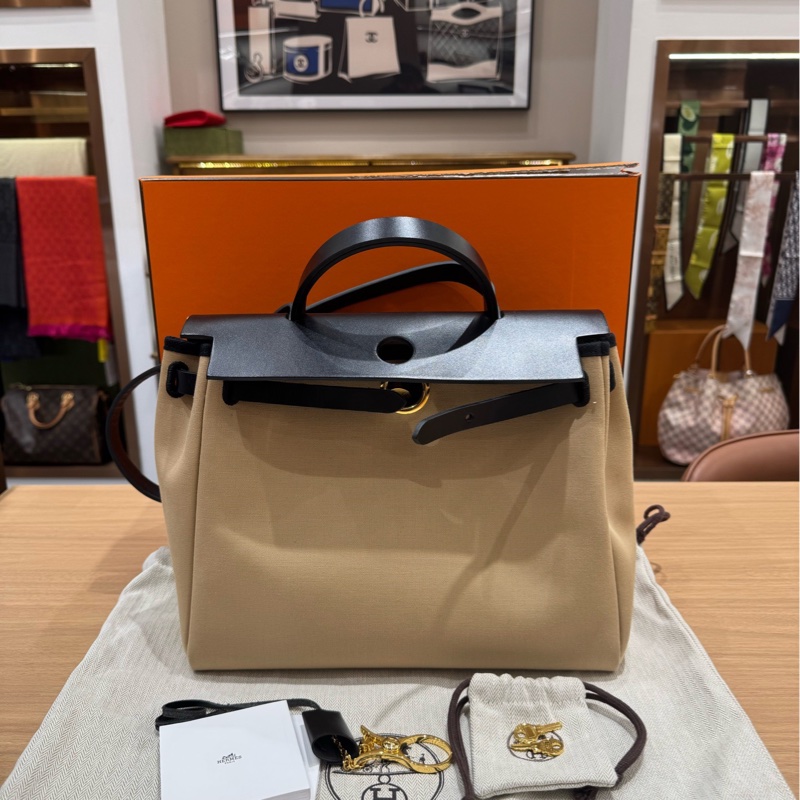 Herbag Zip31 帆布拼牛皮，風衣灰拼黑色金扣-0