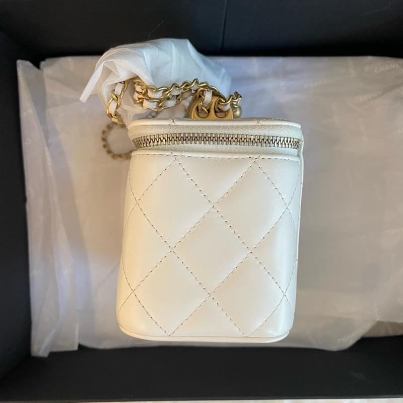 99新 24C Chanel 香奈兒白色雙金珠可調節菱格紋設計皮穿鏈 小牛皮 化妝包盒子-4