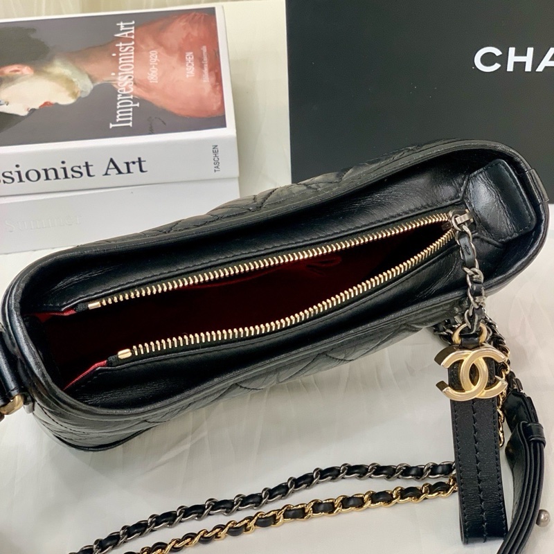 🌷保卡款！ Chanel 香奈兒 Gabrielle 流浪包 黑金牛皮 小號-4