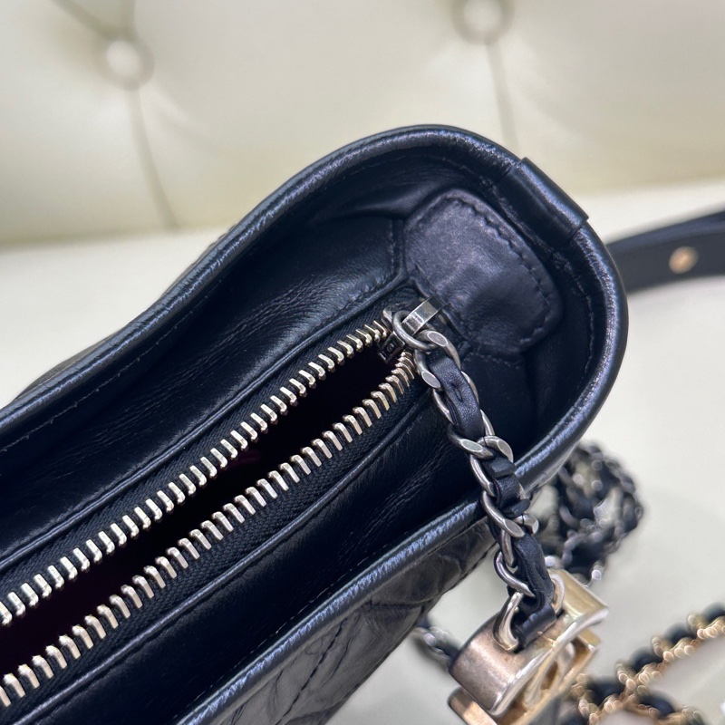🌷保卡款！ Chanel 香奈兒 Gabrielle 流浪包 黑金牛皮 小號-8