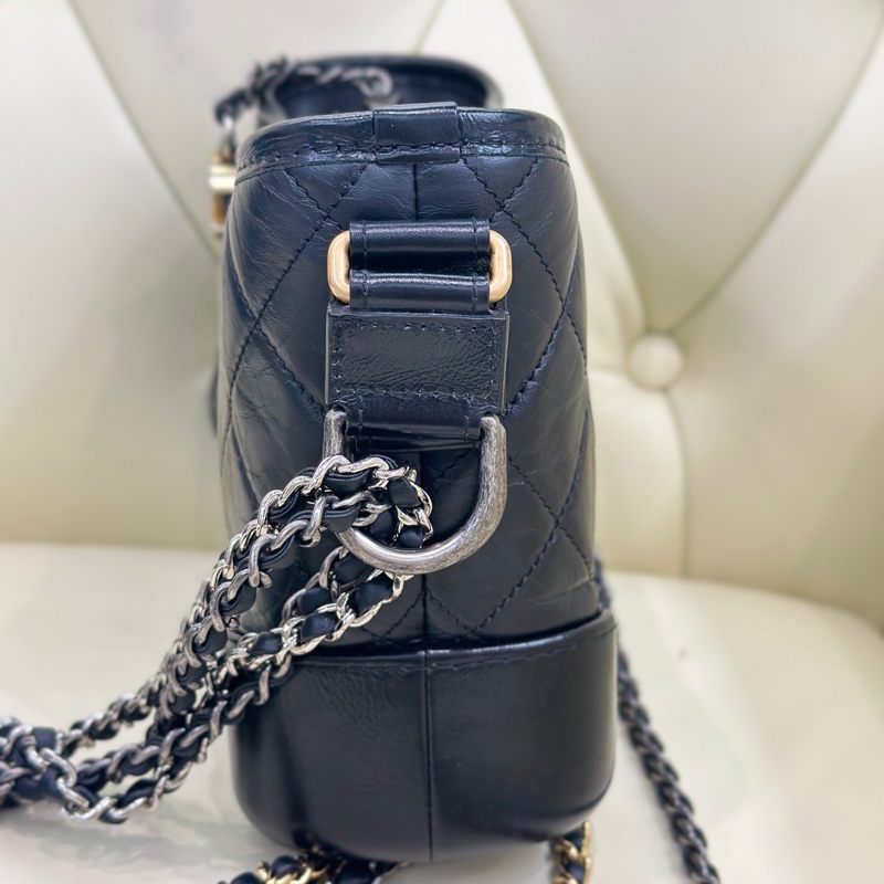 🌷保卡款！ Chanel 香奈兒 Gabrielle 流浪包 黑金牛皮 小號-12