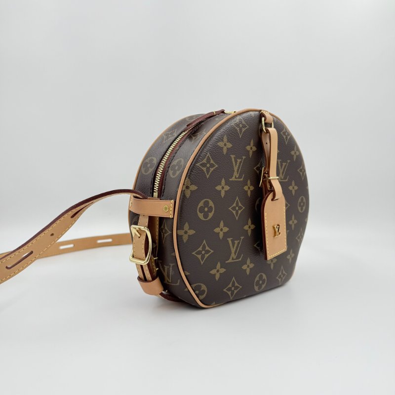 Louis Vuitton -原花軟殼斜背圓餅包-7