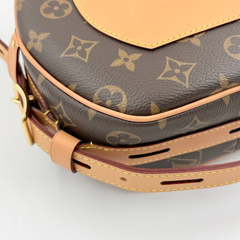 Louis Vuitton -原花軟殼斜背圓餅包-11