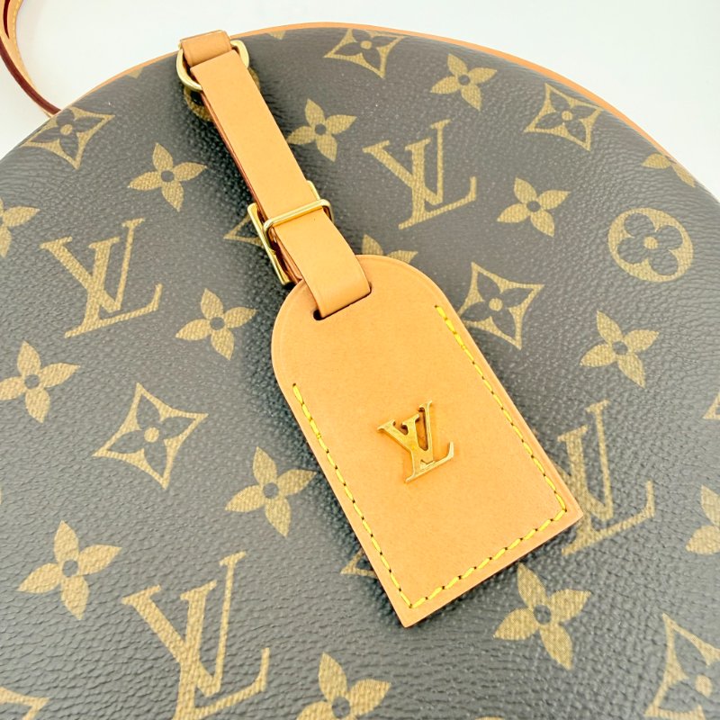 Louis Vuitton -原花軟殼斜背圓餅包-21