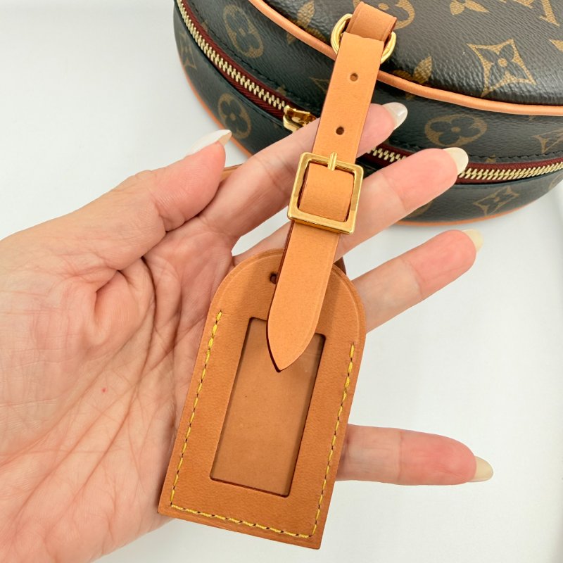 Louis Vuitton -原花軟殼斜背圓餅包-22