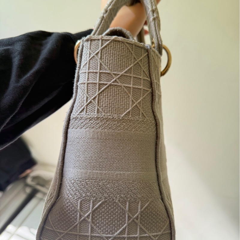Lady Dior 灰色帆布黛妃包-19