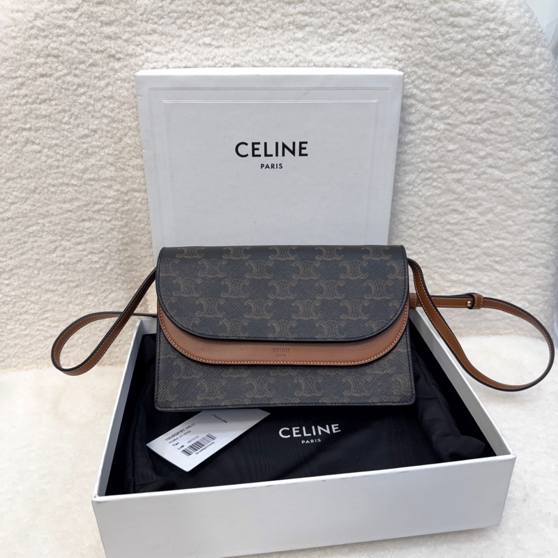Celine賽琳老花棕牛皮Triomphe WOC雙層信封包💼 斜背包 10D852FBY04LU-6