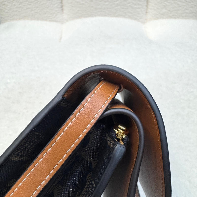 Celine賽琳老花棕牛皮Triomphe WOC雙層信封包💼 斜背包 10D852FBY04LU-18