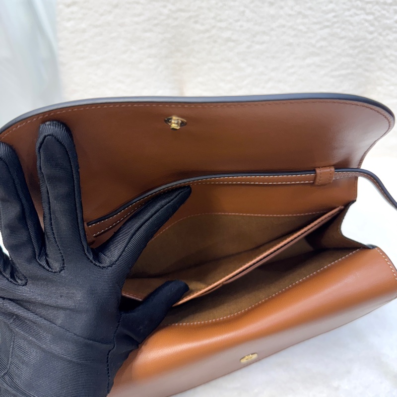 Celine賽琳老花棕牛皮Triomphe WOC雙層信封包💼 斜背包 10D852FBY04LU-24