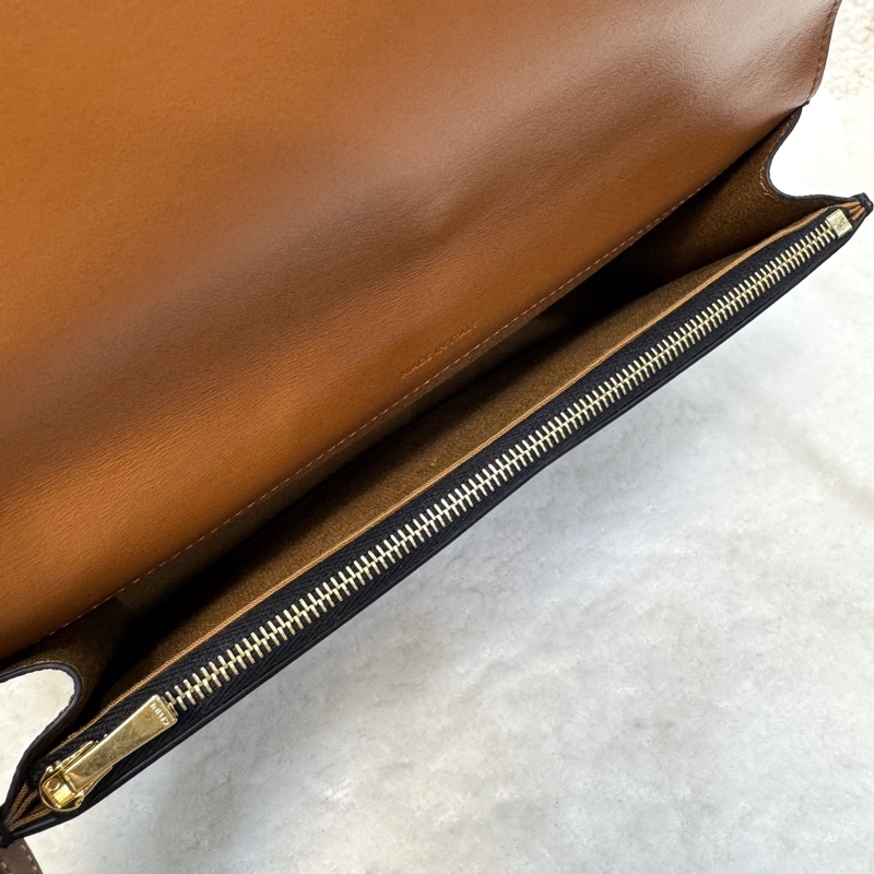 Celine賽琳老花棕牛皮Triomphe WOC雙層信封包💼 斜背包 10D852FBY04LU-29