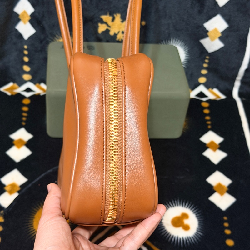 Miu Miu Beau 中號（Medium） 長手柄 保齡球包 焦糖色-3