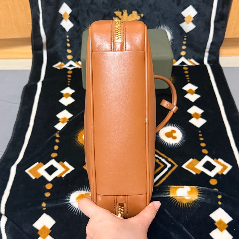 Miu Miu Beau 中號（Medium） 長手柄 保齡球包 焦糖色-4