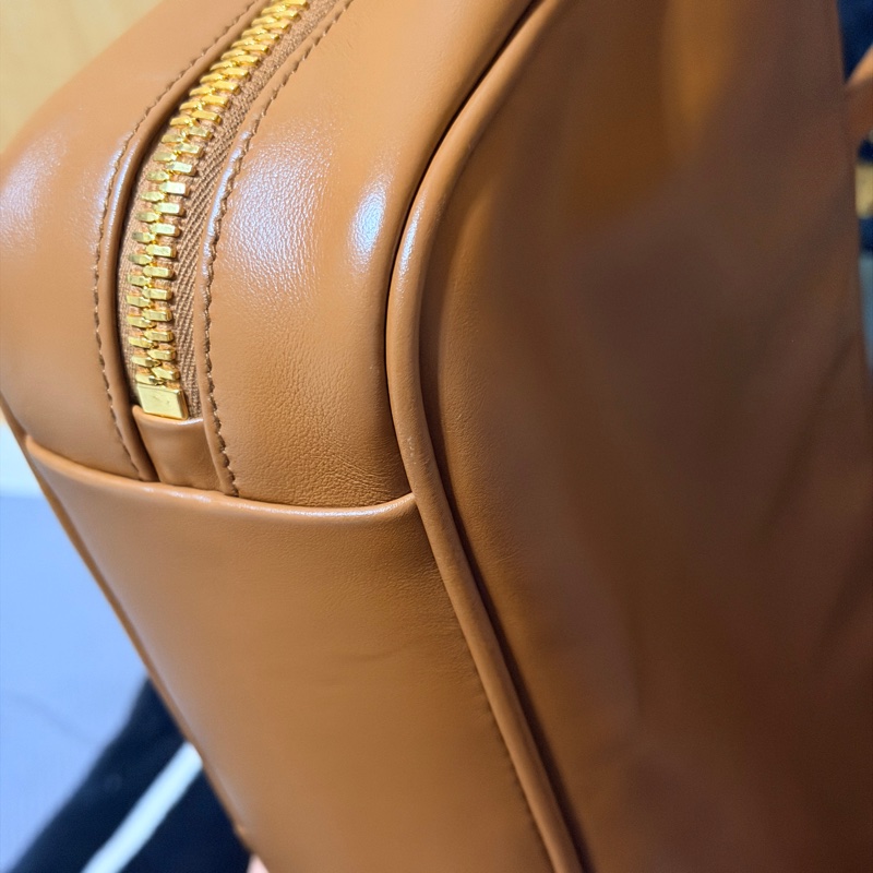 Miu Miu Beau 中號（Medium） 長手柄 保齡球包 焦糖色-9