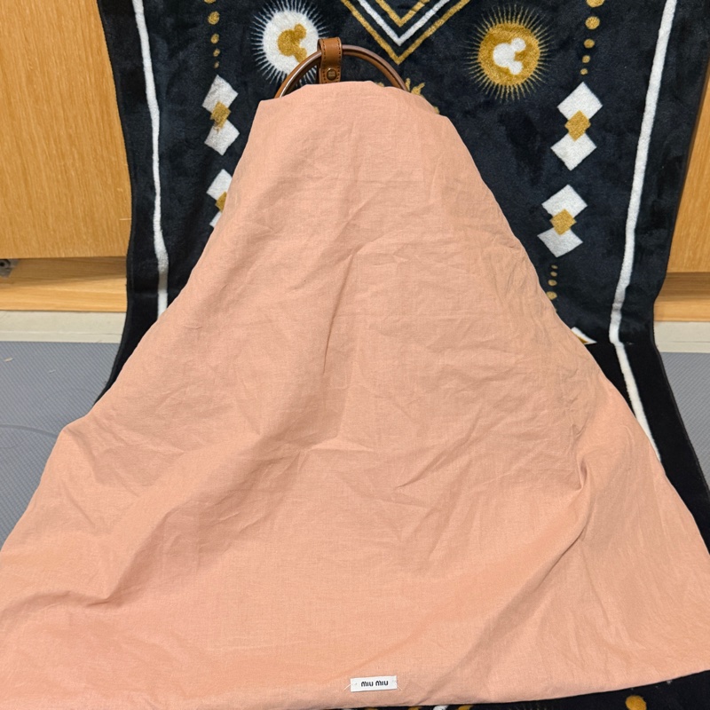 Miu Miu Beau 中號（Medium） 長手柄 保齡球包 焦糖色-21