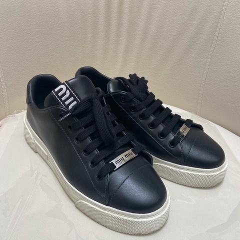 繆繆miumiu皮革運動鞋  尺碼：37碼  🈚附件