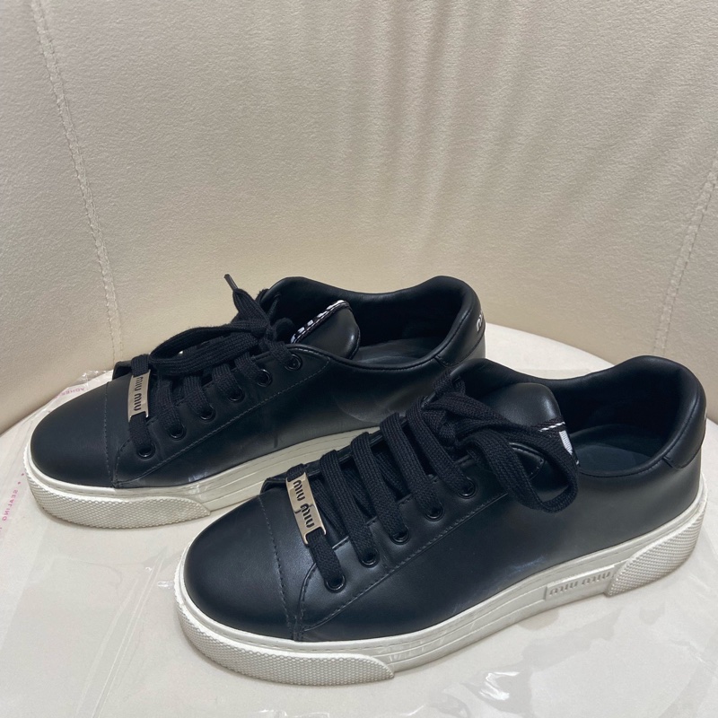 繆繆miumiu皮革運動鞋  尺碼：37碼  🈚附件-2