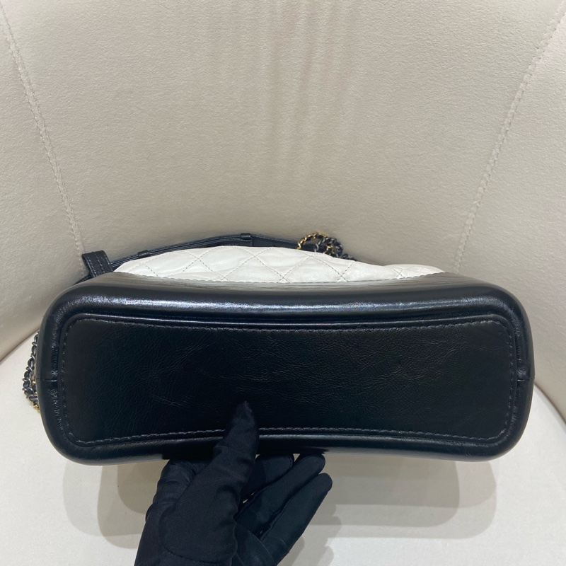 Chanel香奈兒黑白流浪包 尺寸：27*8*21cm 鐳射25開 附件：保卡、塵袋-5