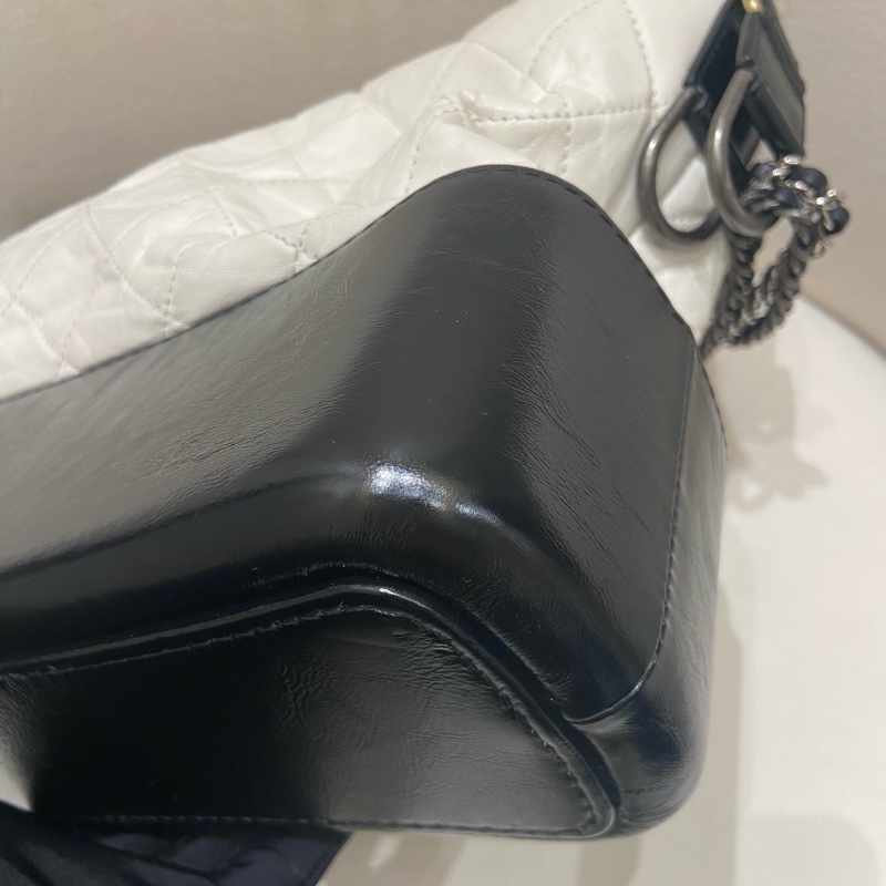 Chanel香奈兒黑白流浪包 尺寸：27*8*21cm 鐳射25開 附件：保卡、塵袋-6