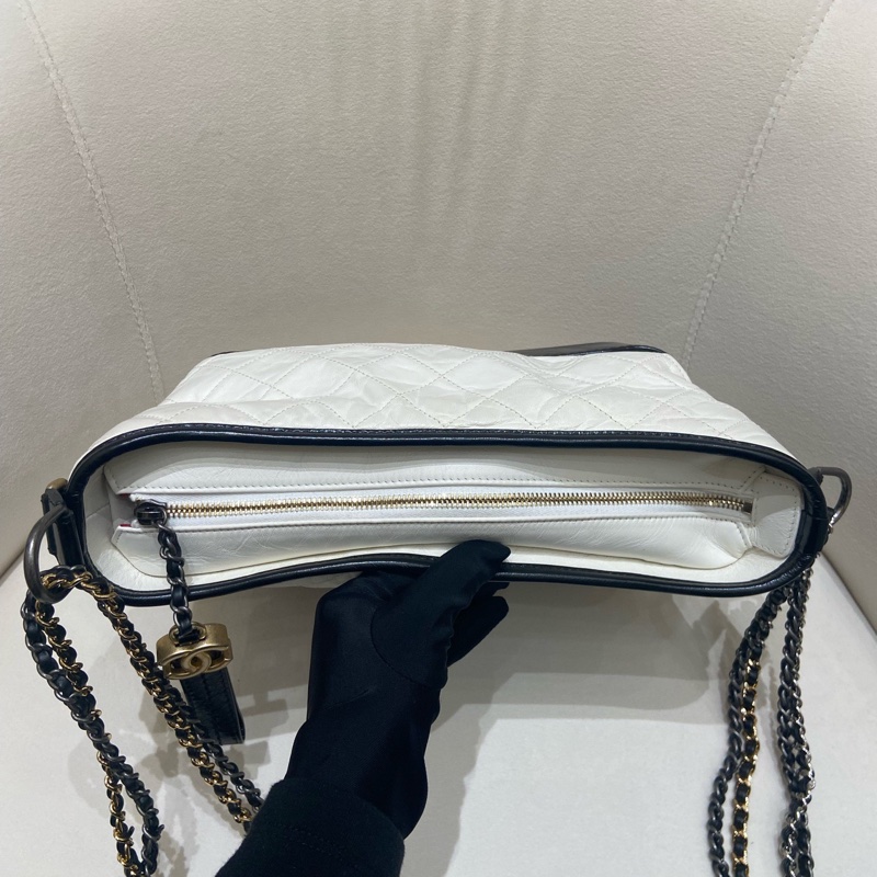 Chanel香奈兒黑白流浪包 尺寸：27*8*21cm 鐳射25開 附件：保卡、塵袋-9