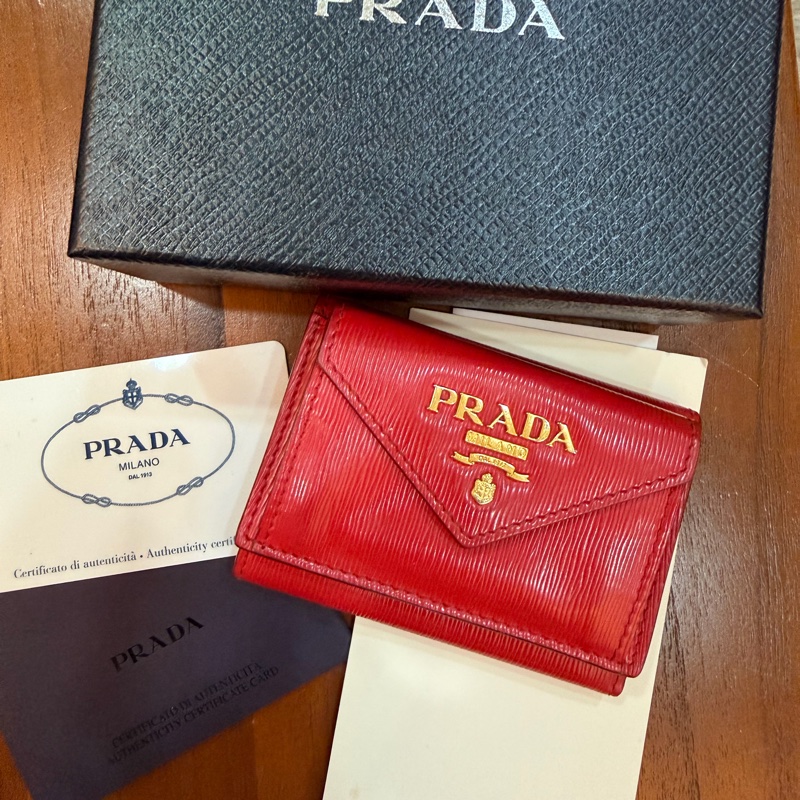 PRADA-6